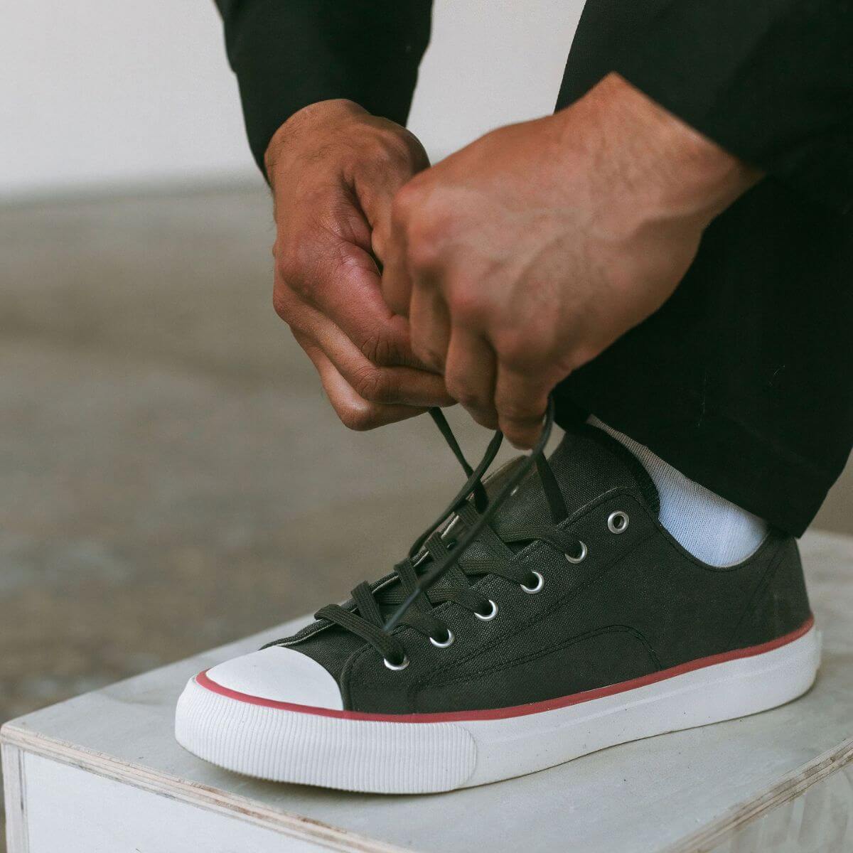 All-American Low-Top Antique Black/Crimson - Image 4