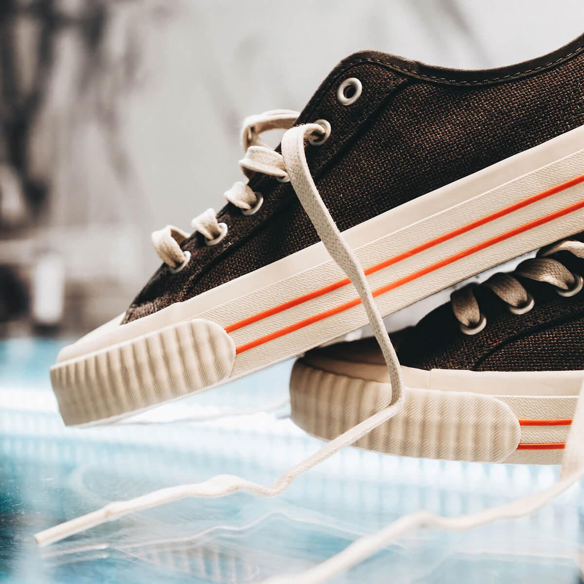 Center Low-Top Black/Biscotti - Image 4
