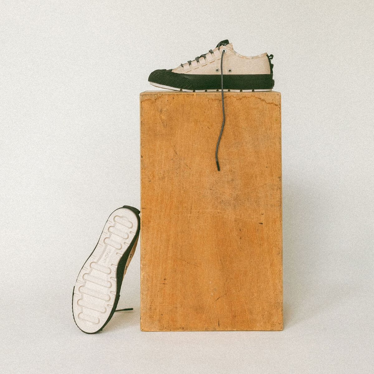 Grounder Low-Top Bone Gray/Black - Image 12