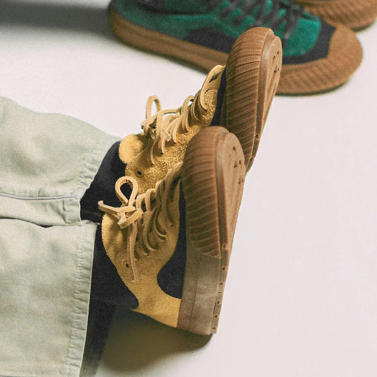 Grounder Low-Top Wheat/Gum - Image 13